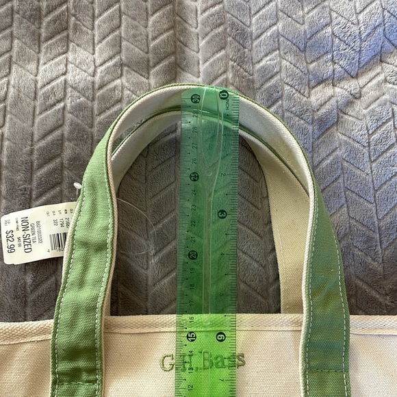 G H Bass Cream and Green Small Purse - Picture 9 of 9